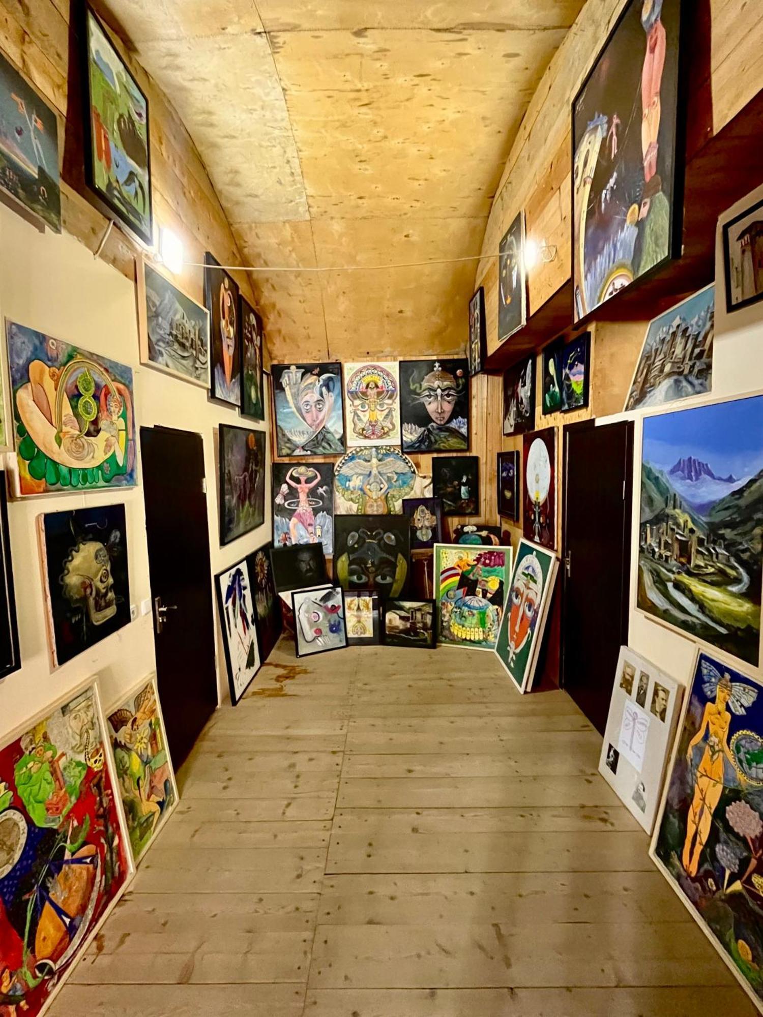 Gamarjoba Guest And Art House Hotel Ushguli Bagian luar foto