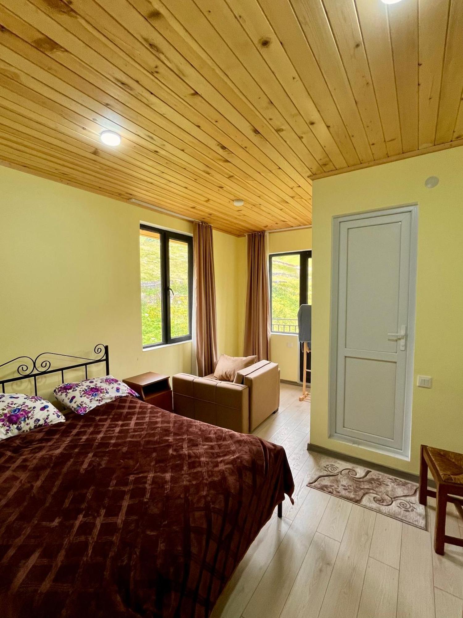 Gamarjoba Guest And Art House Hotel Ushguli Bagian luar foto